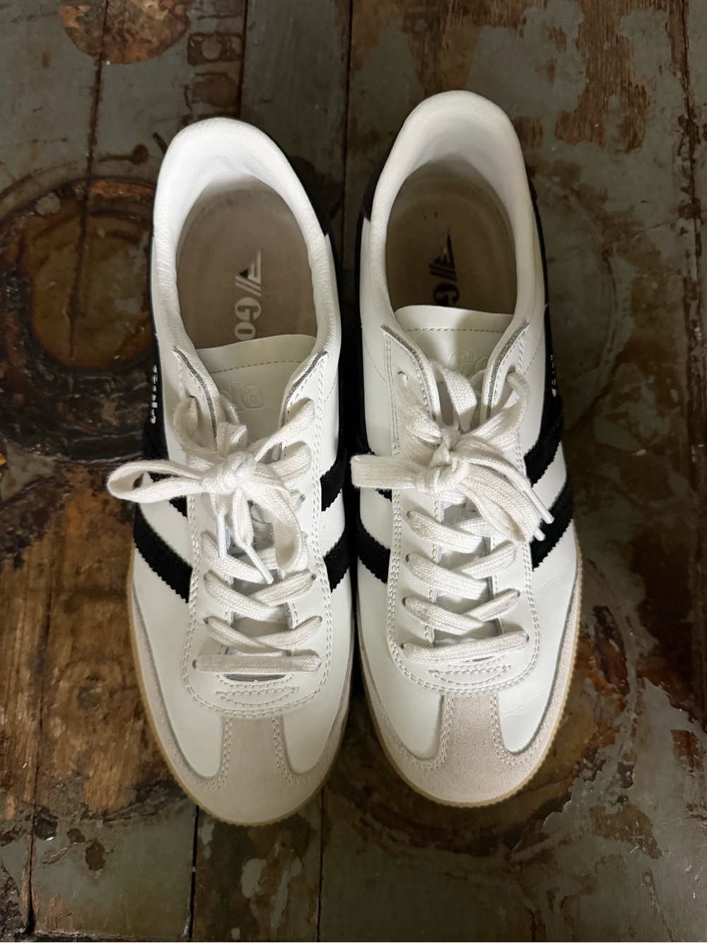 Gola Cyclone Leather White and Black Men's Retro Gum Sneakers